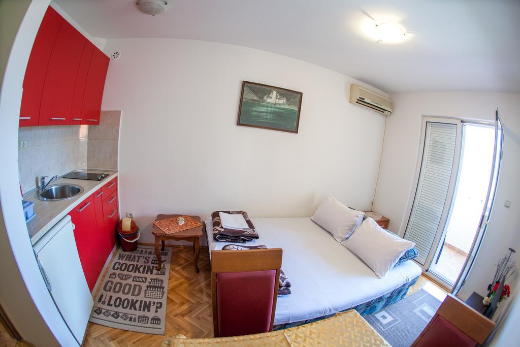 City Apartments Gosposhtina 부드바 외부 사진